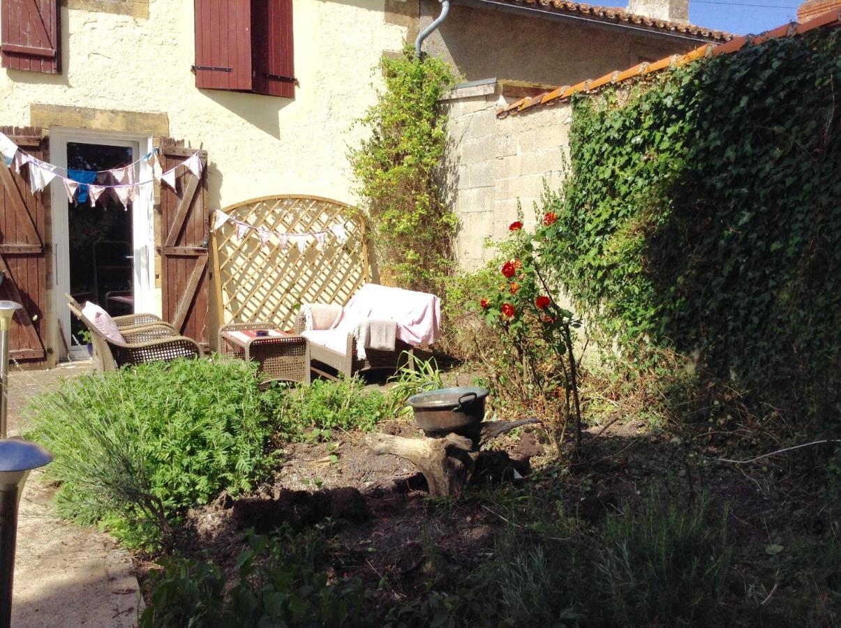 Homestay Arrabella Availles-Limouzine Buitenkant foto